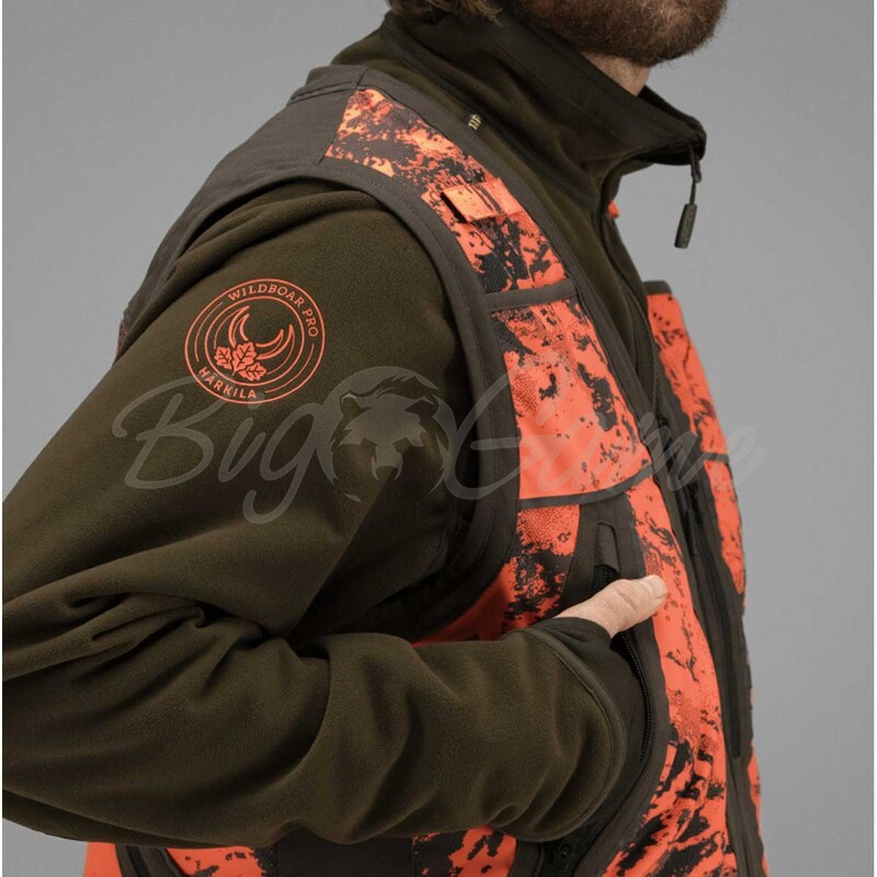 Купить жилет HARKILA Wildboar Pro Safety Waistcoat цвет AXIS MSP Orange  Blaze / Shadow brown в интернет магазине BigGame.ru в Москве