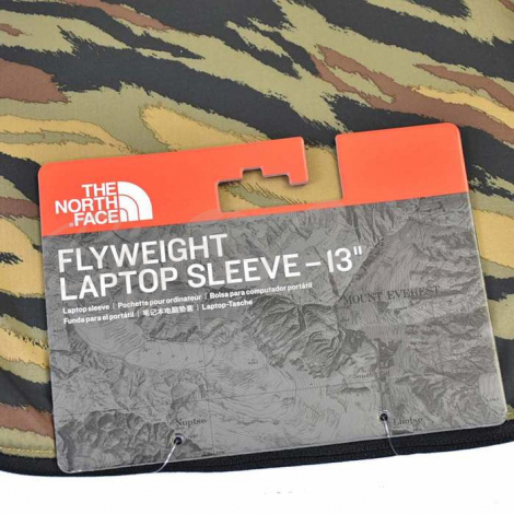 Чехол для электроники THE NORTH FACE Flyweight Laptop Sleeve 13'' цвет Britsh Khaki Tiger Camo Print\ Black фото 3