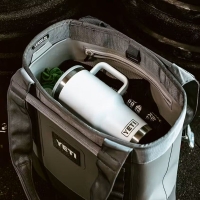 Термокружка YETI Rambler Travel Straw Mug 887 цвет Rescue Red превью 2