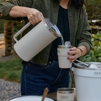 Кувшин YETI Rambler Pitcher 1900 (64 oz) цв. Ultramarine Violet превью 2