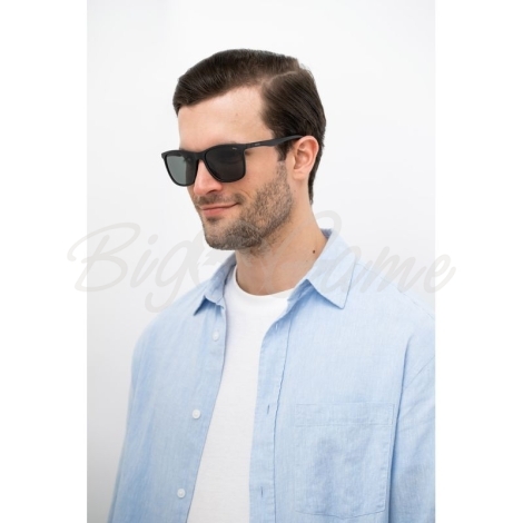 Очки солнцезащитные INVU Мужские B2321A с чехлом 20201 цв. черный матовый цв. ст. зеленый фото 2