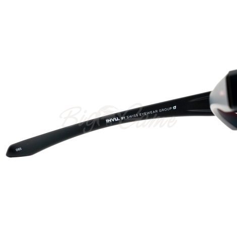 Очки солнцезащитные INVU Спортивные IA22609A с чехлом 20063 цв. матовый черный цв. ст. серый с красным зеркальным фото 4