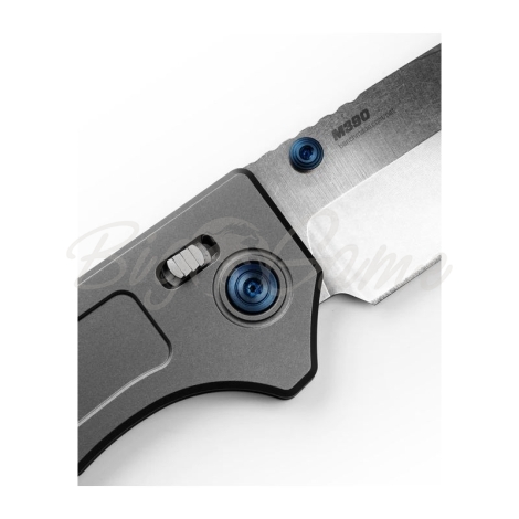 Нож складной BENCHMADE Narrows Gray Titanium цв. Silver / Blue фото 3